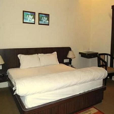 Hotel Royal Panna Shahjahanpur Buitenkant foto