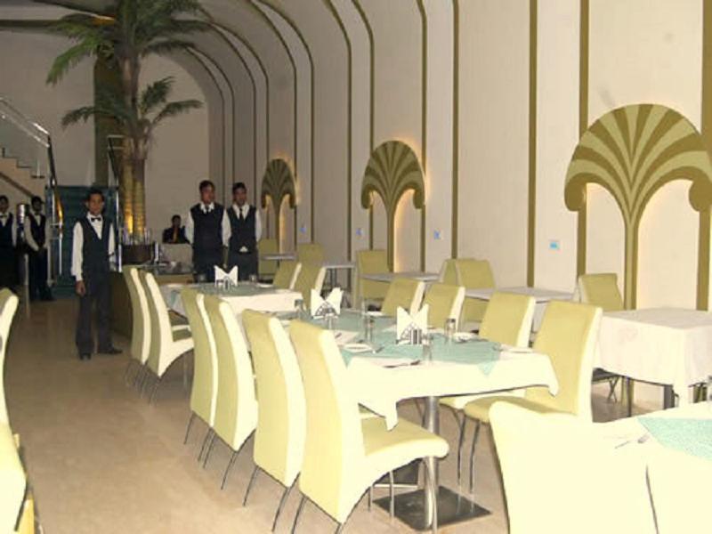 Hotel Royal Panna Shahjahanpur Buitenkant foto