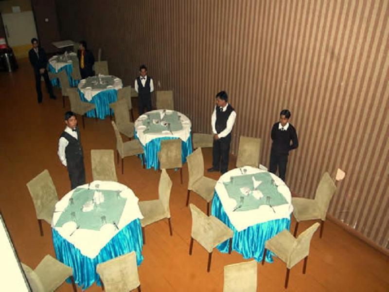Hotel Royal Panna Shahjahanpur Buitenkant foto
